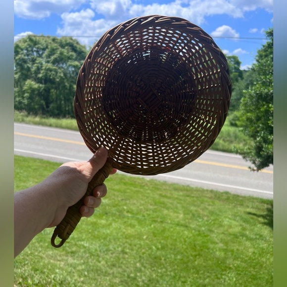 Vintage Brown Wicker Basket Frying Pan Figural Kitchen Rustic Decor Rattan - Picture 4 of 4